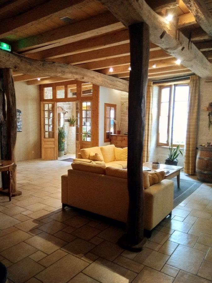 Hotel Du Donjon Aulnay  Экстерьер фото