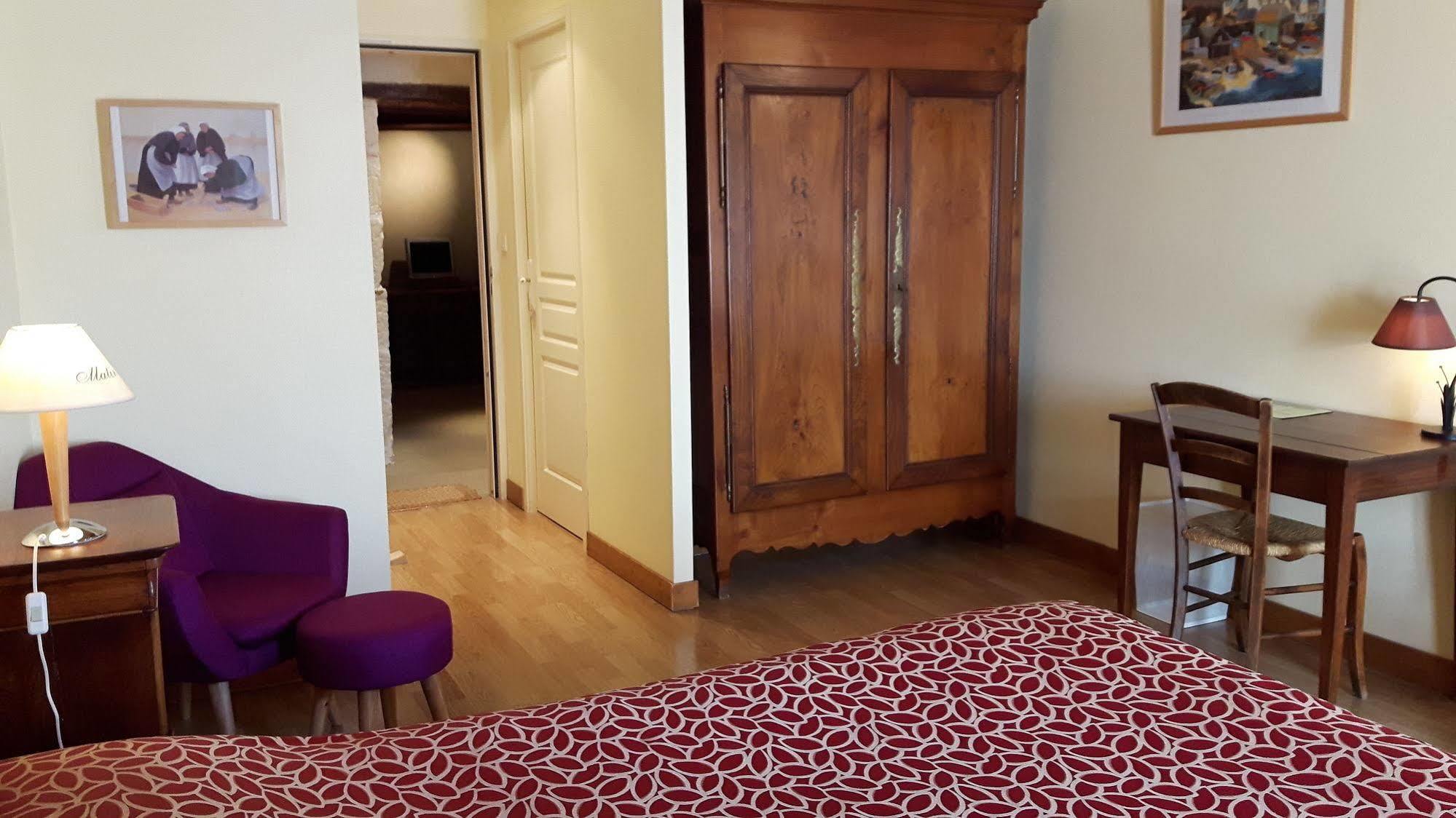 Hotel Du Donjon Aulnay  Экстерьер фото